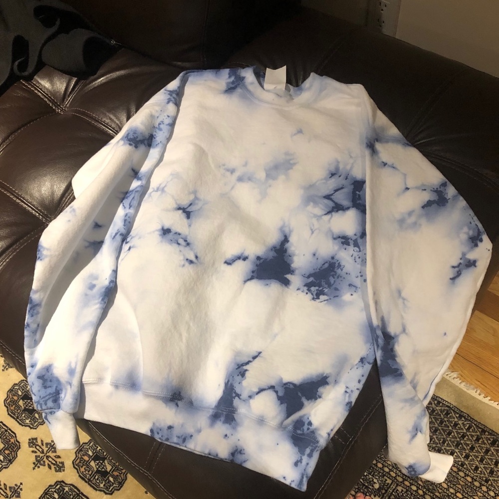 trendy sweatshirt